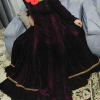 دو دست لباس مخمل ابریشم زرشکی و سبز بسیار زیبا