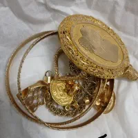 طلا و جواهرات