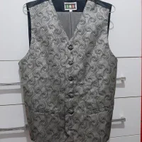 کت وشلوار|لباس|رباط‌کریم, شترخوار|دیوار