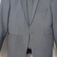 یک دست کت و شلوار و یک کت تک سایز smal