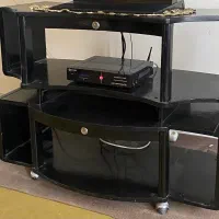 میز زیر تلویزیون