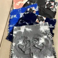 لباس زیر|لباس|قم, دروازه چوبی|دیوار