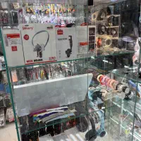 ویترین تمام شیشه ای شیک و درجه ۱|فروشگاه و مغازه|بروجرد, |دیوار