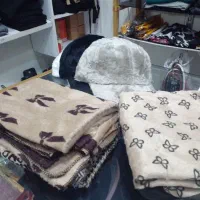 شال های گرم و پلیسه