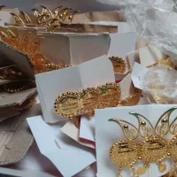 سوزن زیر گلو،سنجاق سینه|لباس|شیراز, شهرک دارایی|دیوار