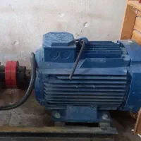 پمپ کارواش در حد نوه