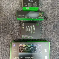 مقداری لوازم برند ریزر