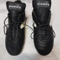 کفش فوتبال در حد نو