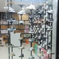 فروشنده خانم