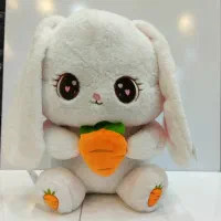 عروسک خرگوش هویج به دست