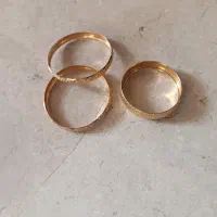 ۳عدد النگو و ۲عدد سکه طلا