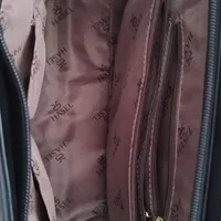 کیف و کفش|کیف، کفش، کمربند|پرند, فاز ۴|دیوار