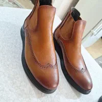 کفش فقط دوعدد سایز ۴۴مونده