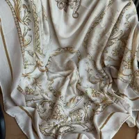 روسری نخی پائیزه|لباس|رشت, پیرکلاچای|دیوار