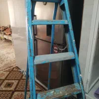 نردبان چهارپایه