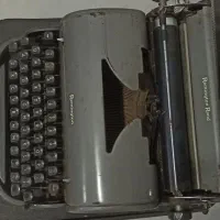 دستگاه تایپ گر قدیمی درجه یک
