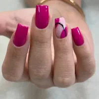 کاشت ناخن با تخفیف ۵۰درصد
