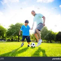 شرکت در بازی فوتبال پدر و پسر