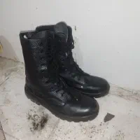 یک جفت پوتین نو نو