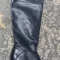 دو عدد کفش تازه