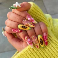 کاشت ناخن حرفه ایی با قیمت افتتاحیه
