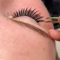 آموزش اکستنشن مژه و کاشت مژه و لیفت و لمینت