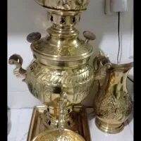 سماور برنجی و میز خاطره برنجی طرح فرشته