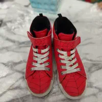 یک جفت کفش نیمپود سایز 33 در حد نونو مرد عنکبودی