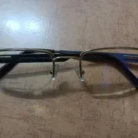یک عدد عینک طبی پیدا شده