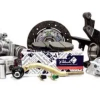 فروشنده خانم در دفتر پخش لوازم خودرو