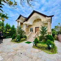 باغچه ویلا۲۵۰متردامنه جنگل//مبله قیمت کل میباشد