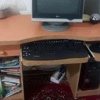 میز کامپیوتر