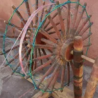 چرخ ریسندگی سنتی|کلکسیون اشیاء عتیقه|بیرجند, |دیوار