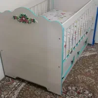 تخت گهواره شو به همراه تشک در حد نو
