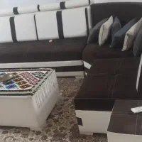 مبل ۷ نفره ال چرم سفید مخمل قهوه ای