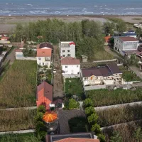 زمین ساحلی دیواربلند مشرف به دریا قابل ساخت|فروش زمین و ملک کلنگی|رشت, شهرک شهید رجایی|دیوار