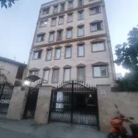 اجاره آپارتمان در محوطه کاخ 120متر ط سوم
