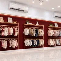 نیازمند فروشنده خانم