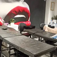 80متر سالن زیبایی با مشتری فراوان طبقه اول فول