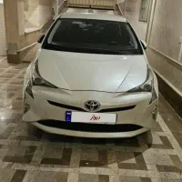 تویوتا پریوس 2017 تیپ c سفید صدفی