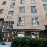 فروشنده ملک ۱۴۰ متری شهرک غرب)مالک هستم