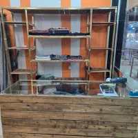 میز و قفسه مغازه