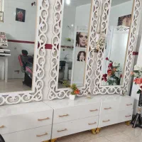 آینه وکمد کاملا سالم در حد نو