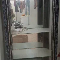 بوفه تمیز و نو اینه دار