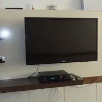 میز تلویزیون دیواری