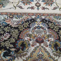 قالی نو یکیماه بیشتر پهن نبود