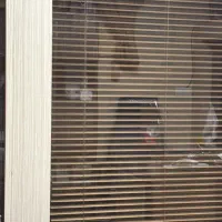 خانم جهت نظافت ساختمان