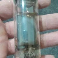 دوعدد لامپ تلوزیون  قدیمی و برد حدود ۵۰ سال پیش