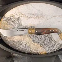 چاقو دسته شاخ .اره دار.موقعیت سامان.