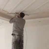 شاگرد گچکار